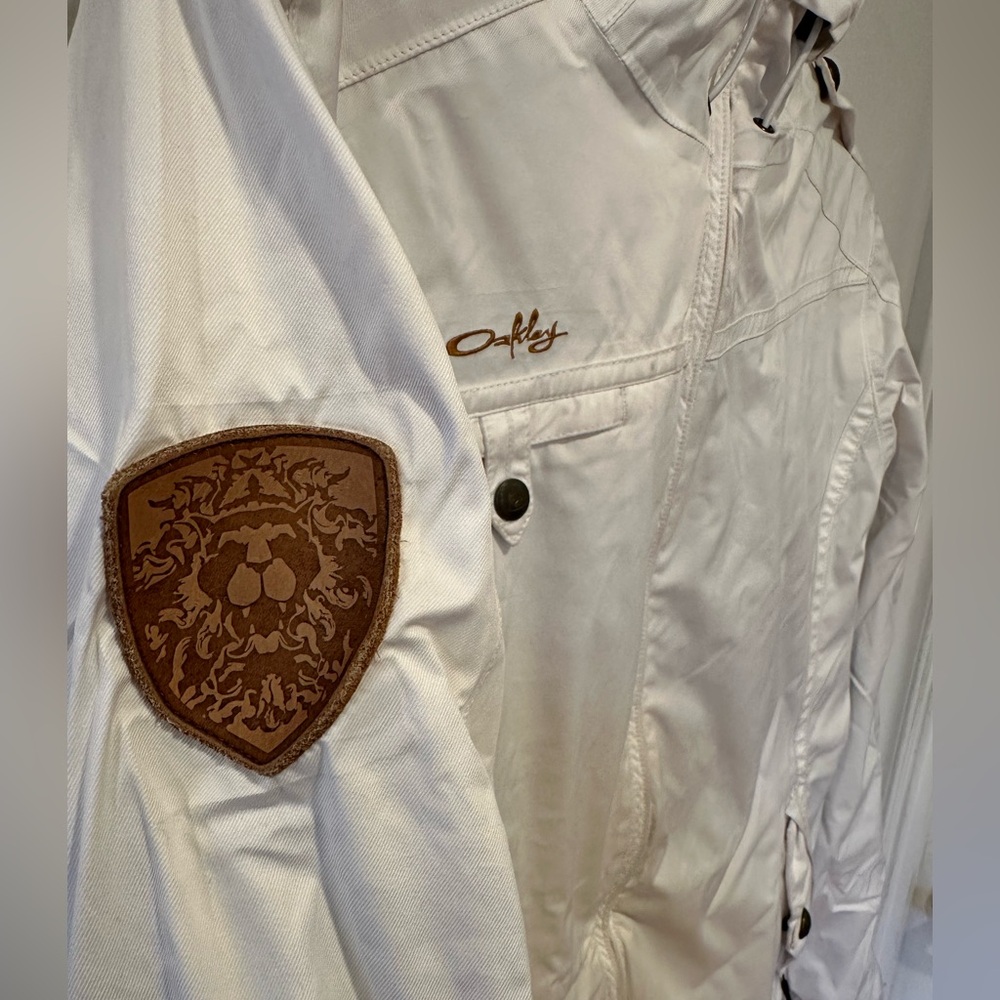 Oakley Signature Series White Ski & Snowboarding Insulated Jacket - Picture 4 of 10